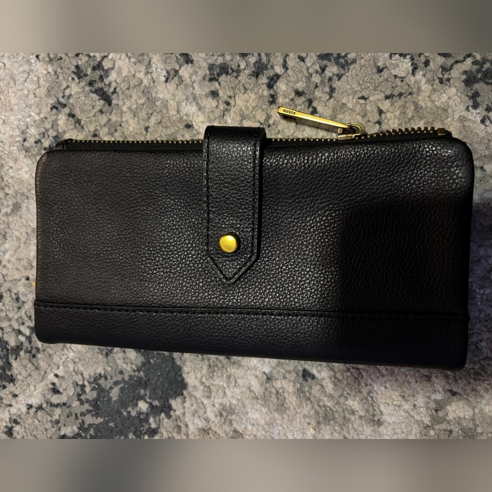 A like new fossil Wallet